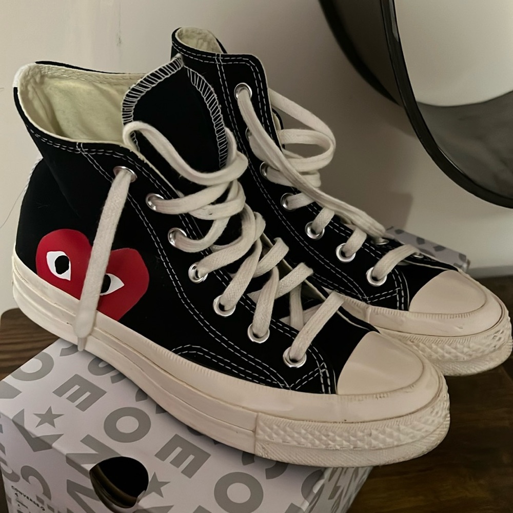 Converse comme des garcons men size 4/ womens 6